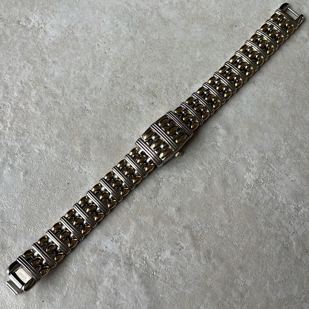 Armitron lady battery water resistant silver and gold - Picture 3 of 7